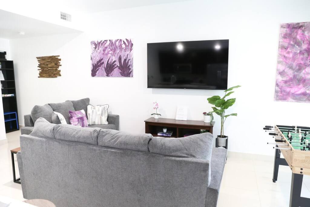 Insta Worthy Modern Bungalow Homestead Extérieur photo
